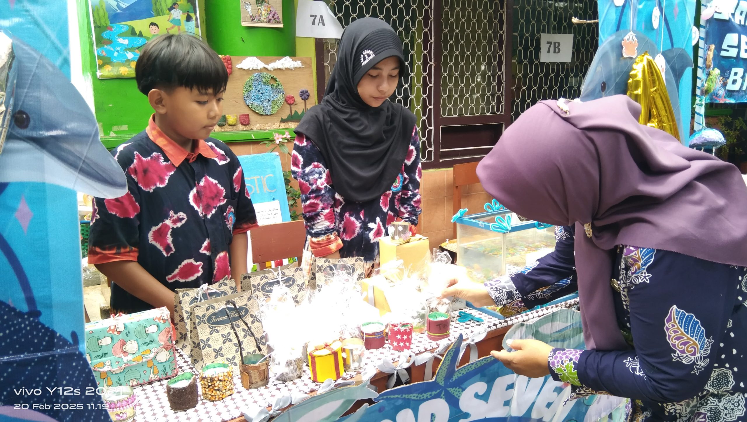 Semarak Perayaan HUT ke-46 SMP Negeri 2 Probolinggo dan Puncak Tema P5 “Anak Indonesia Hebat Berwarna: Berkarakter Warisan Budaya Nusantara”