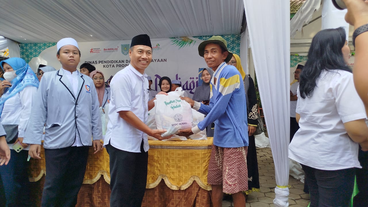 Gerakan Sekolah Berbagi: Wujud Kepedulian di Bulan Suci Ramadhan